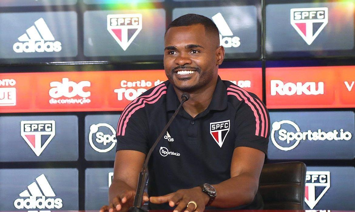 Nik&atilde;o foi apresentado no S&atilde;o Paulo