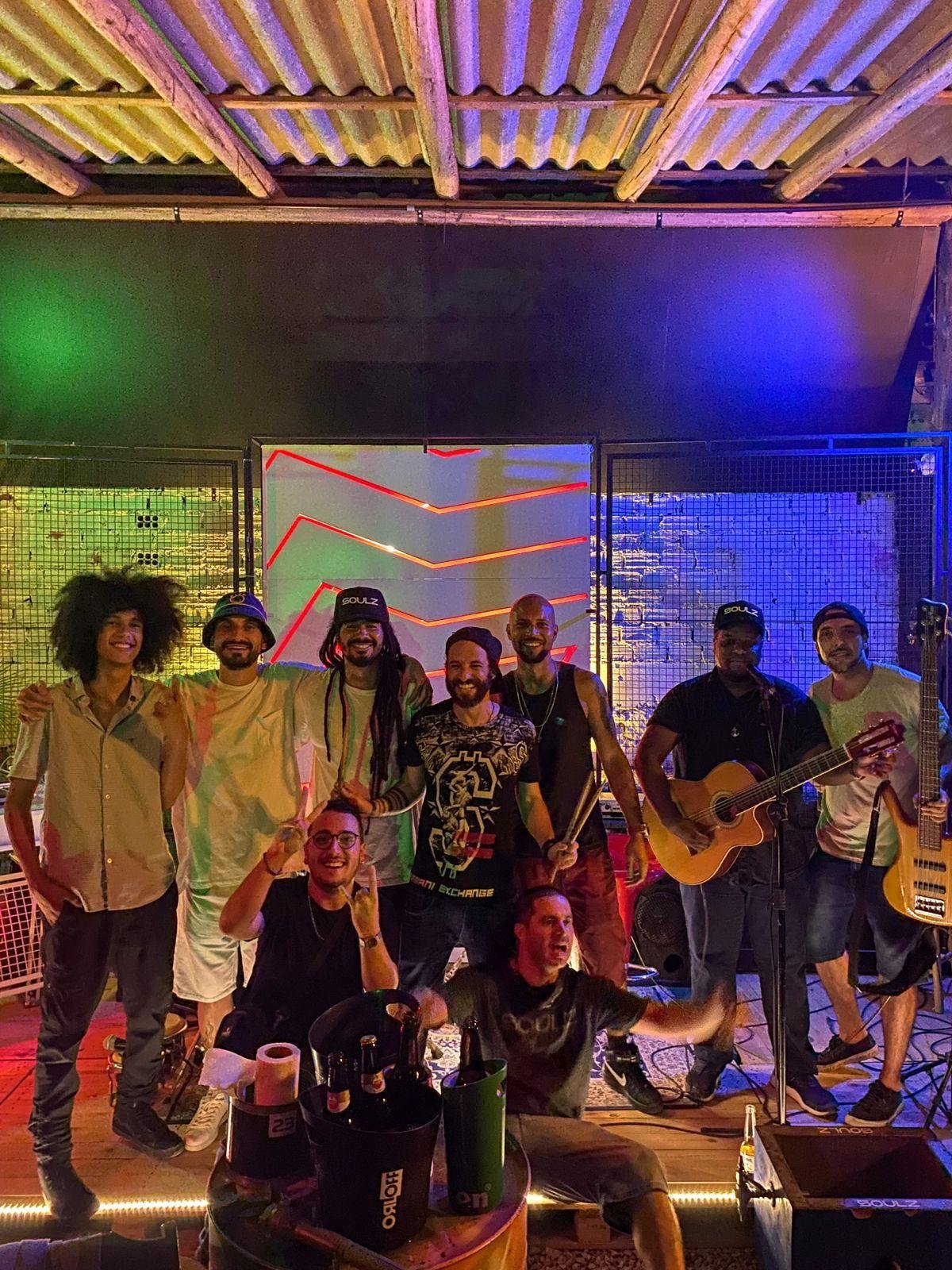 Presen&ccedil;as de Adi, Guigas, Lu Vieira, Rick, Andrews, Zamba, Ido, Vitor e Laita