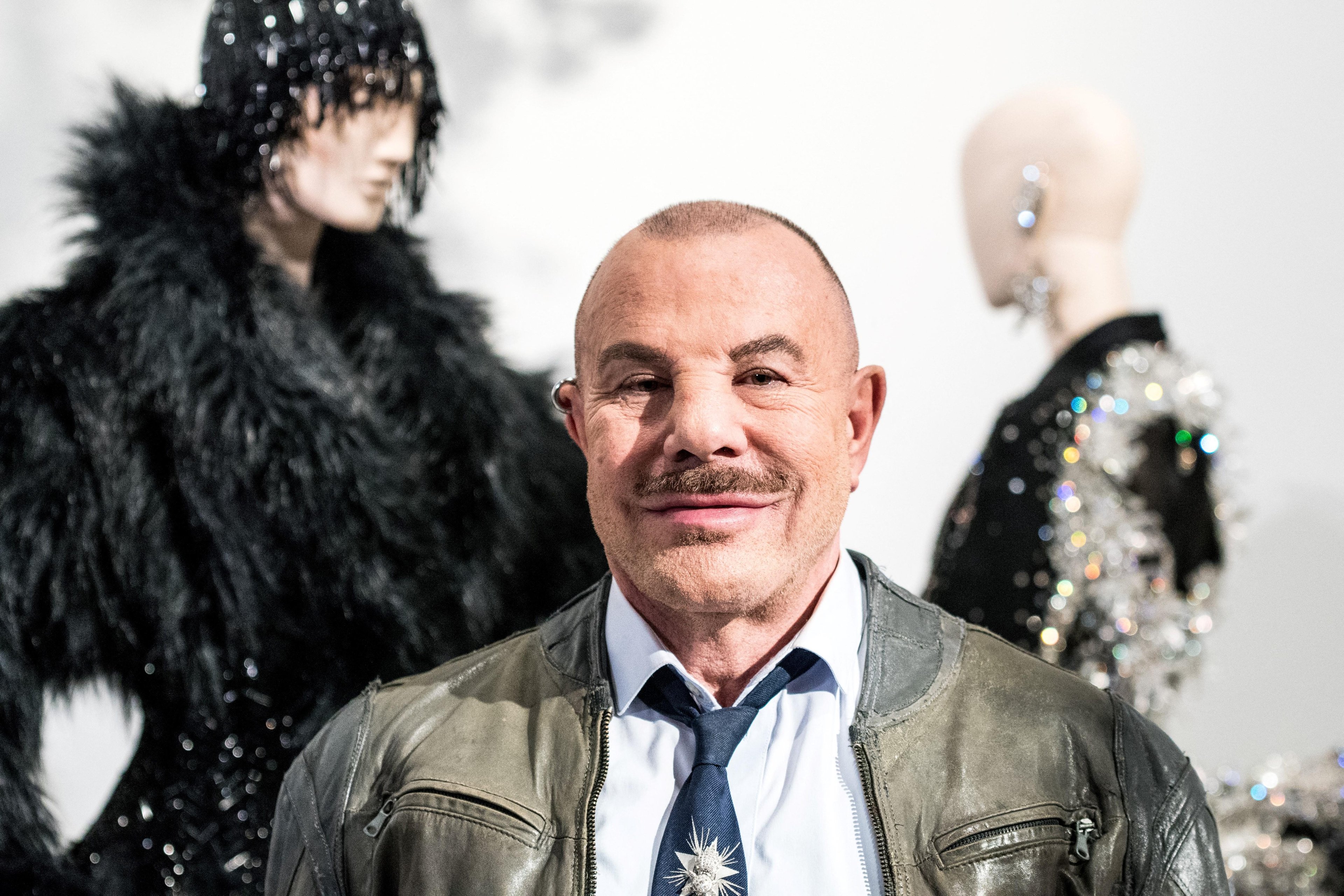 Mugler foi conhecido por suas cole&ccedil;&otilde;es ousadas que definiram o estilo dos anos 1980
