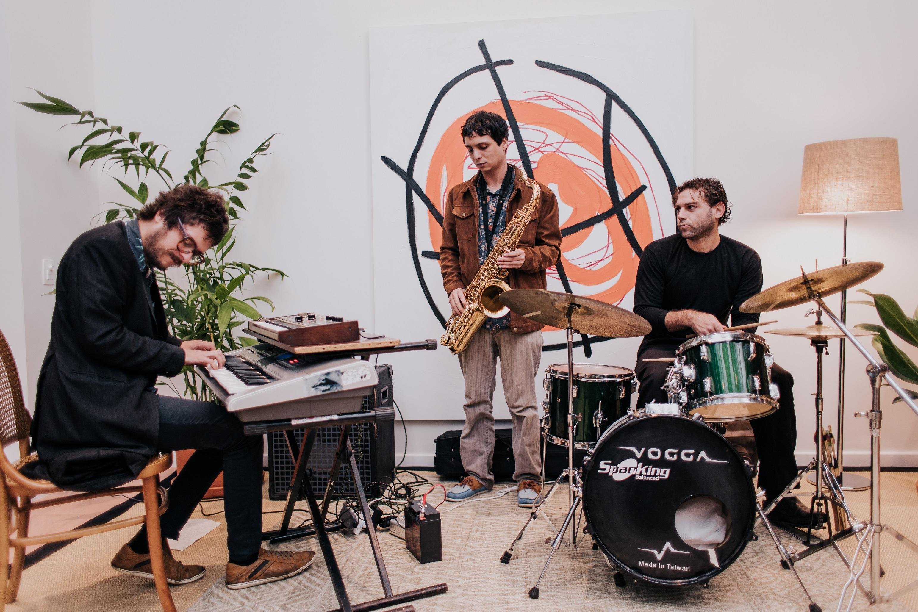 No show, trio tocar&aacute; repert&oacute;rio autoral e algumas releituras