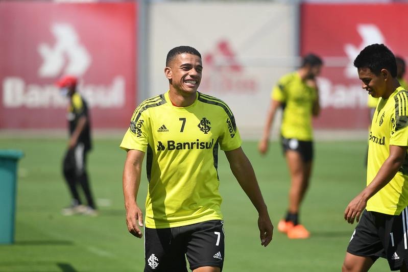 Taison deve ser titular do Inter