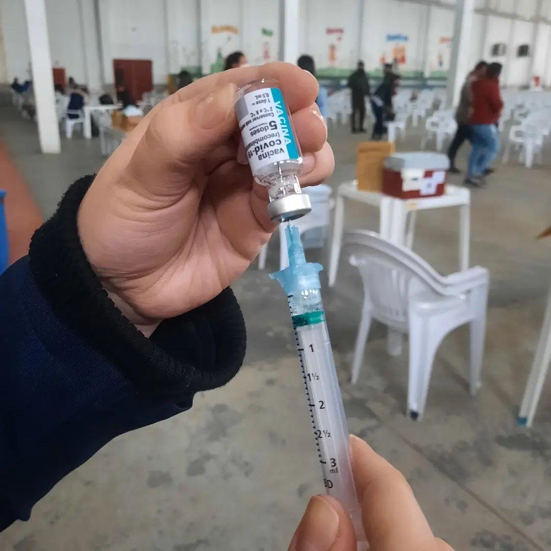 Estar&atilde;o dispon&iacute;veis os imunizantes da Pfizer, AstraZeneca e Janssen
