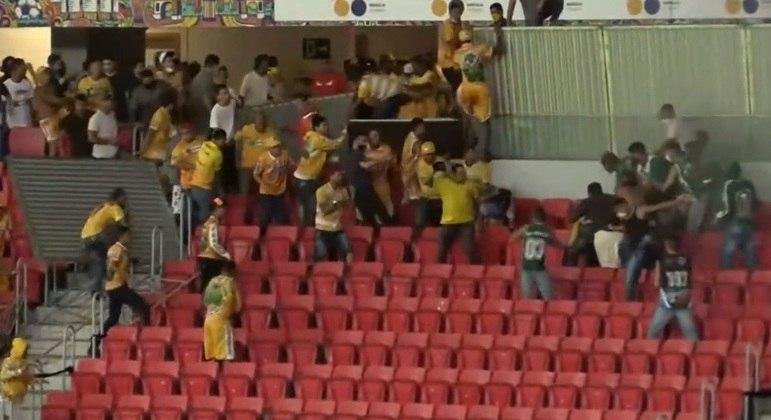 Briga fez PM esvaziar est&aacute;dio