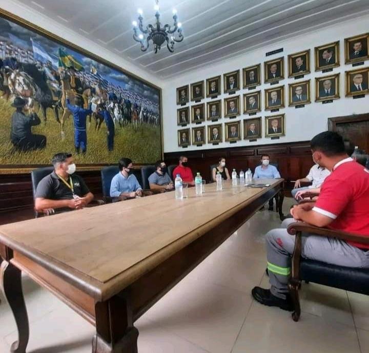 Encontro aconteceu no Sal&atilde;o Nobre da prefeitura