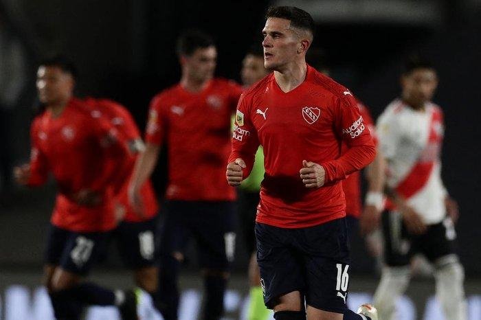 Bustos est&aacute; perto de ser anunciado pelo Inter