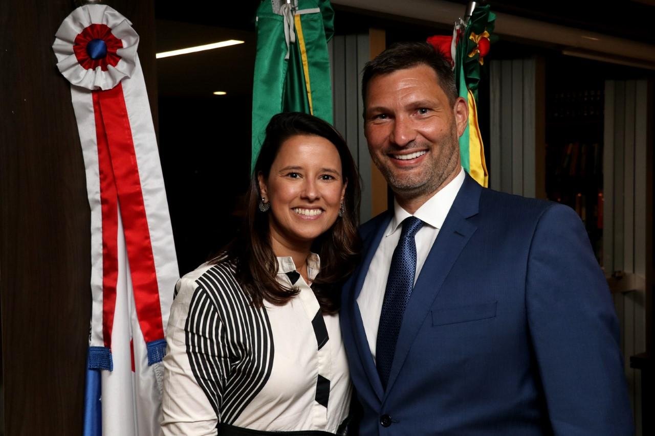 Leonardo Lamachia, com a sua esposa, Juliana Bassani Lamachia.