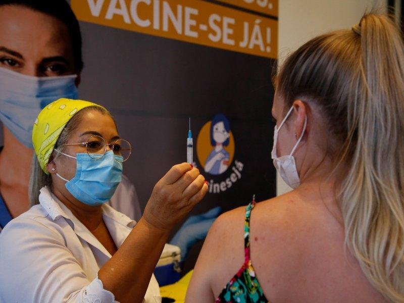 Munic&iacute;pio tem cinco turnos estendidos de vacina&ccedil;&atilde;o