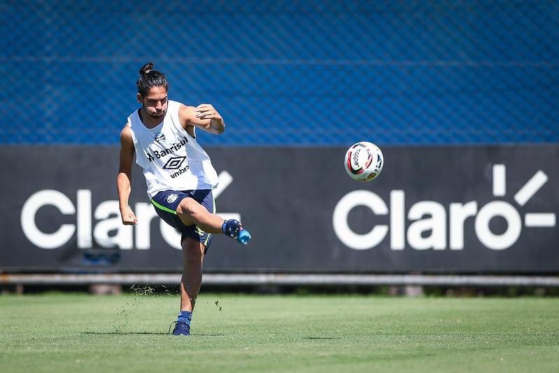 Ben&iacute;tez ainda precisa sair no BID para estrear