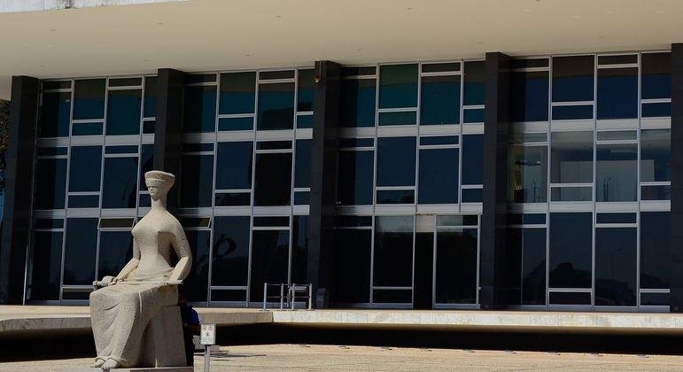 Plen&aacute;rio virtual da Corte decide se vai validar liminar do ministro Lu&iacute;s Roberto Barroso que autoriza as federa&ccedil;&otilde;es partid&aacute;rias