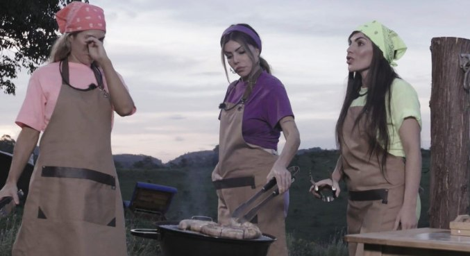 Ana Paula Minerato, Anamara e Liziane Gutierrez recebem visita misteriosa no Hora do Faro