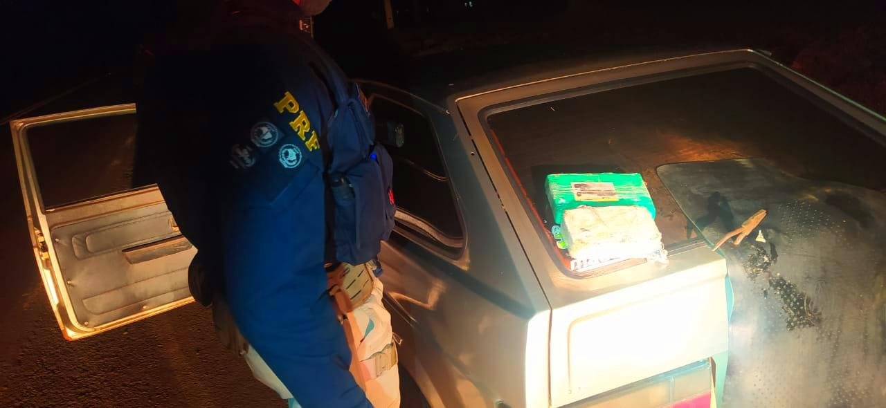 Ve&iacute;culo vindo de Passo Fundo foi abordado pelo efetivo da PRF