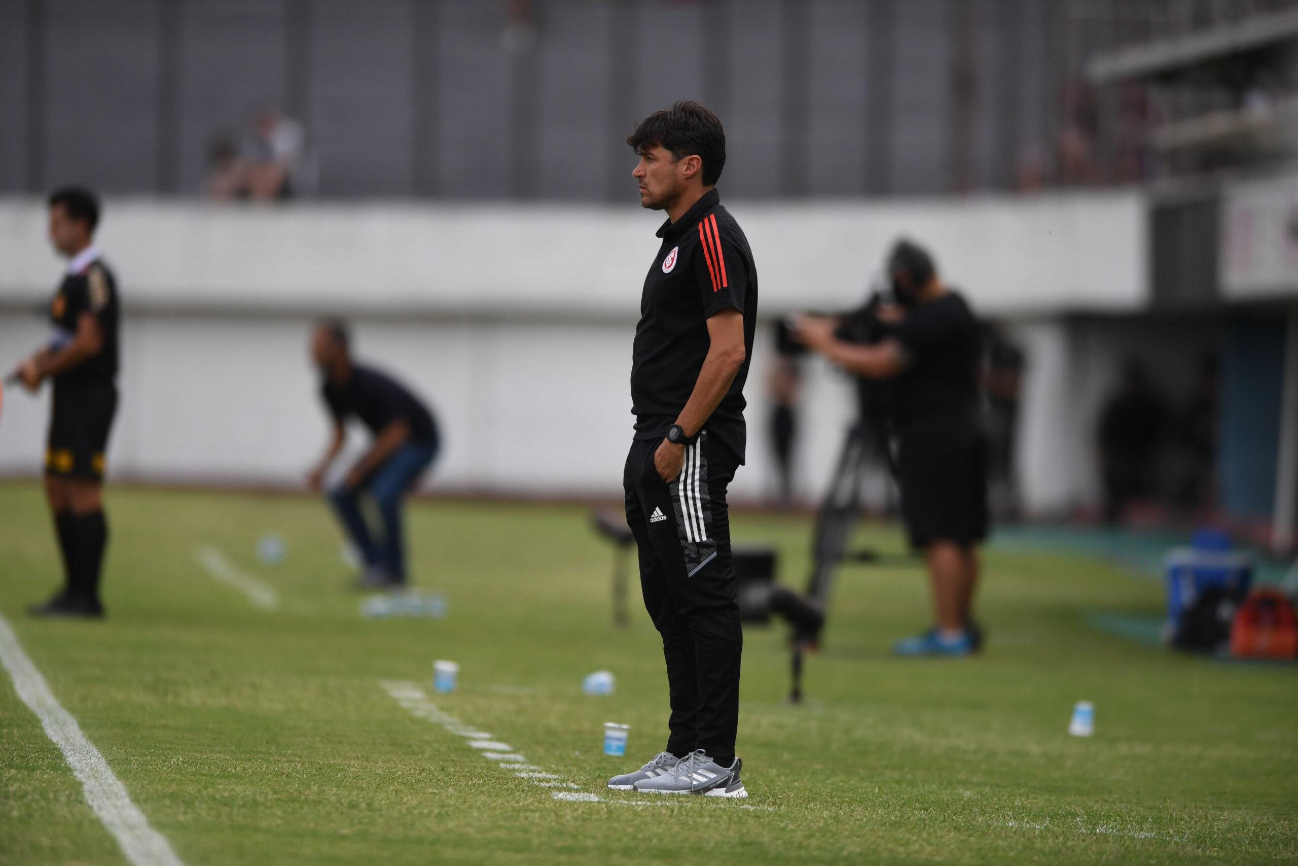 Uruguaio reconheceu equipe ainda em adapta&ccedil;&atilde;o, mas em evolu&ccedil;&atilde;o jogo ap&oacute;s jogo