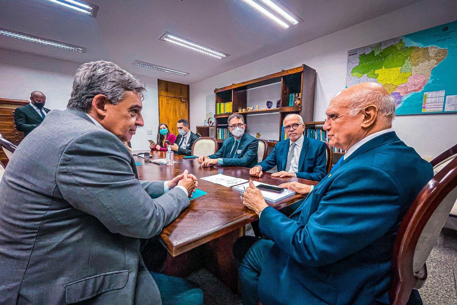 Melo se reuniu com o senador Lasier Martins (Podemos), nesta quarta-feira