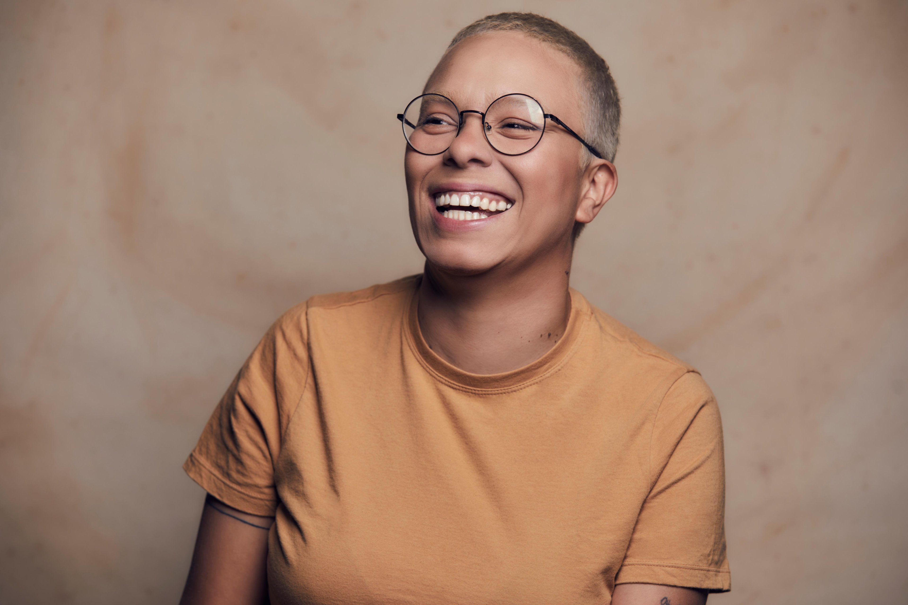 Artista falou da influ&ecirc;ncia de Marisa Monte em suas cria&ccedil;&otilde;es, e da presen&ccedil;a das mulheres no&nbsp;main stream: &ldquo;Existem as belas, recatadas e do lar e as belas, recatadas e do est&uacute;dio&rdquo;, brinca.