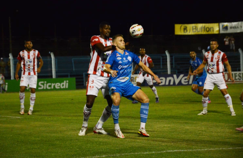 Com o resultado, o Novo Hamburgo encosta no G-4, ficando em 5&ordm; lugar, com 11 pontos