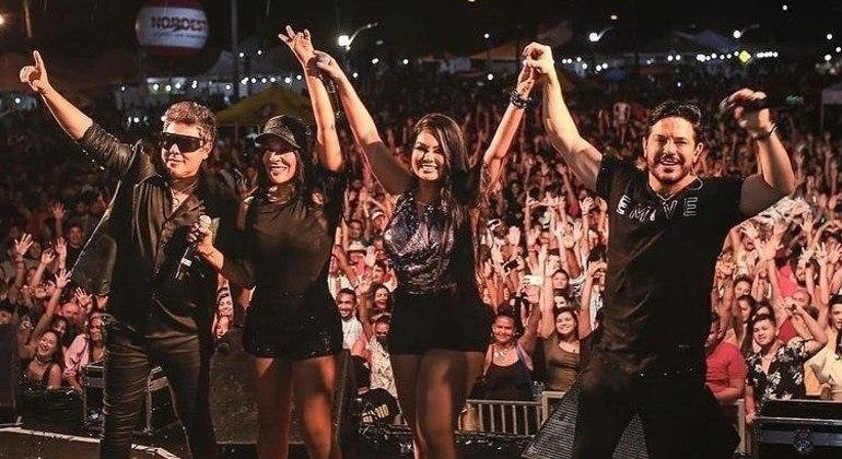 Da esquerda para a direita est&atilde;o Daniel Diau, Silv&acirc;nia Aquino, Paulinha Abelha e Bell Oliver