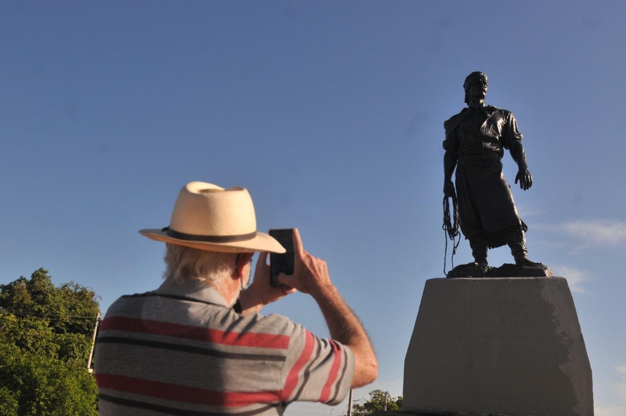 Est&aacute;tua recebeu tratamento especial para resistir &agrave;s intemp&eacute;ries