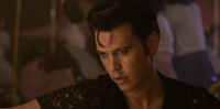 O longa é protagonizado por Austin Butler, que interpreta Elvis, e tem Tom Hanks no papel de Coronel Tom Parker.