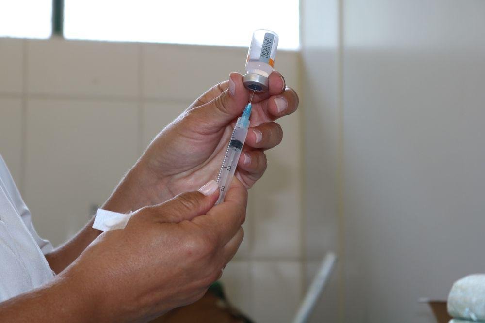 Conforme estimativas, s&atilde;o 29,6 mil pessoas com segunda dose em atraso