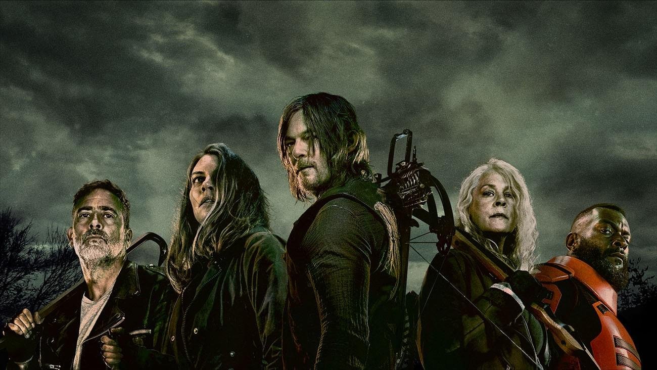 S&eacute;rie acompanha a hist&oacute;ria dos meses e anos seguintes a um apocalipse zumbi, junto a um grupo de sobreviventes que viaja em busca de um lugar seguro.