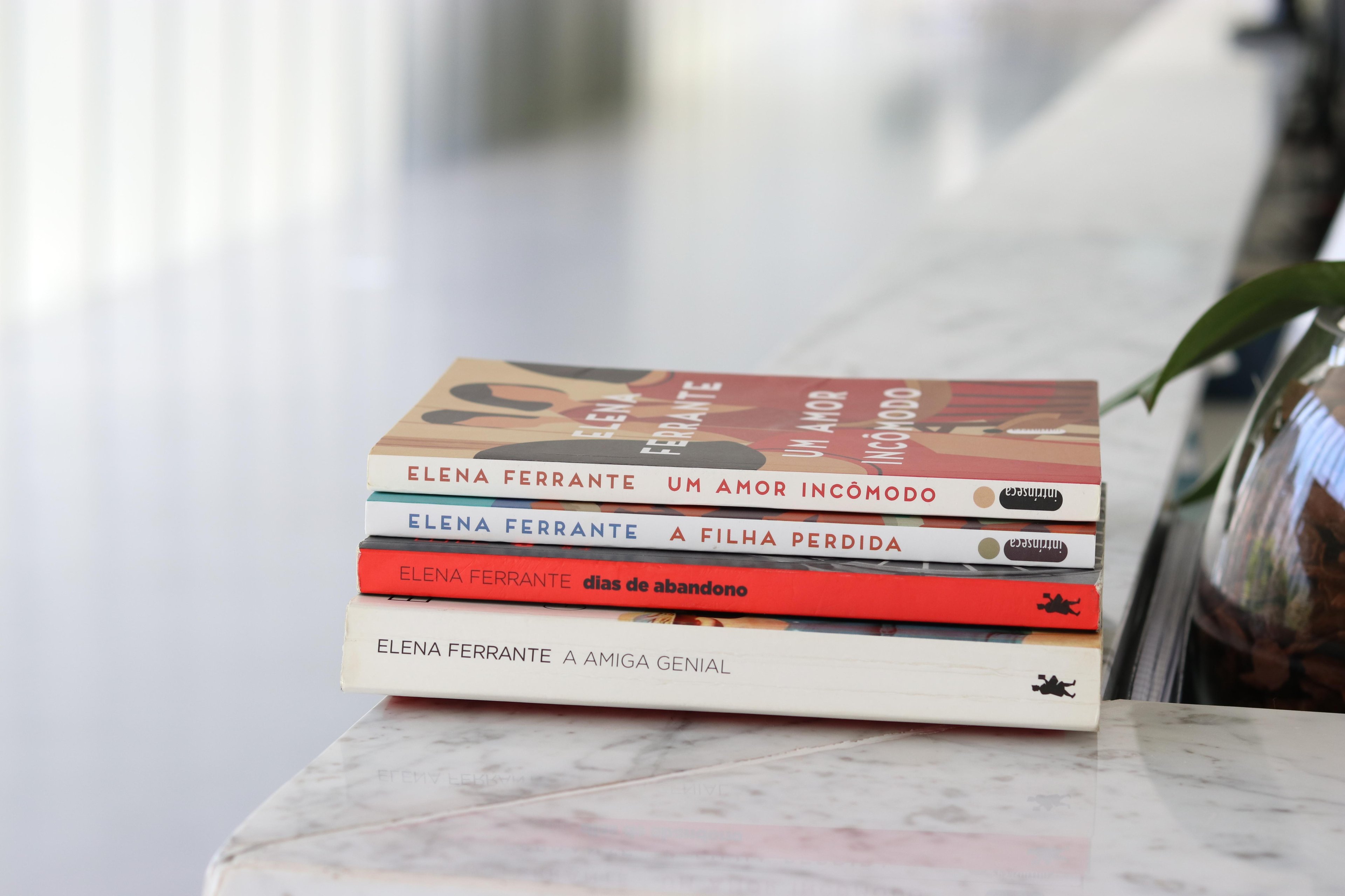 Encontros sobre livros da escritora italiana ser&atilde;o realizados de 2 de abril a 2 de julho
