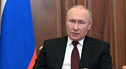 Putin faz encontro para tranquilizar empres&aacute;rios