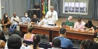 Melo recebeu os moradores do Morro da Cruz em auditório da prefeitura
