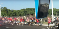 Pedras foram lançadas em direção ao ônibus do Grêmio