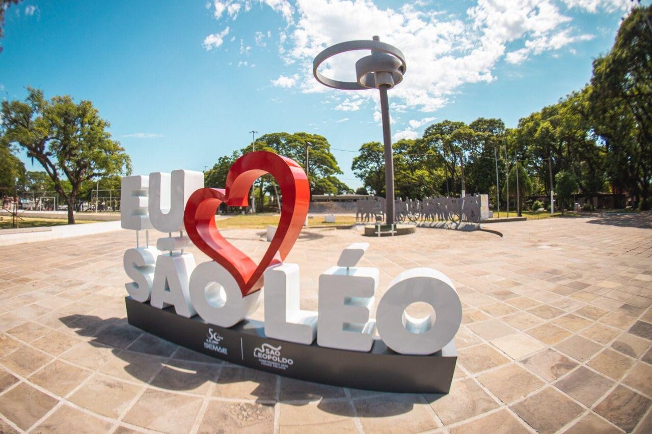 Letreiro est&aacute; localizado na Pra&ccedil;a 20 de Setembro