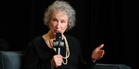 A canadense Margaret Atwood assina carta aberta publicada pela associação mundial de escritores PEN International