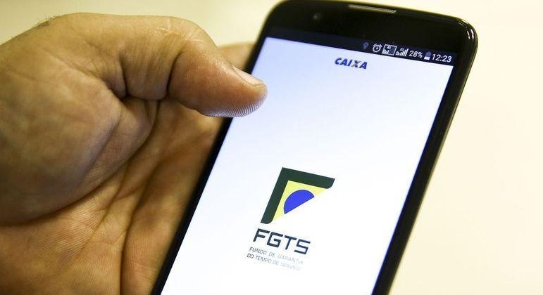Governo estuda saques extras do FGTS em 2022