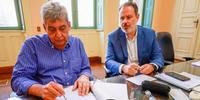 Sebastião Melo assinou o decreto na manhã desta segunda-feira, acompanhado do vice-prefeito, Ricardo Gomes