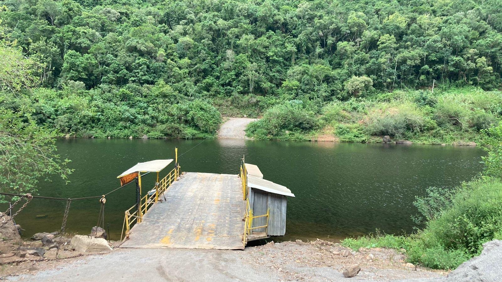 Travessia de ve&iacute;culos no Rio das Antas havia sido interditada pela Marinha
