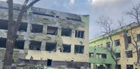 Hospital destruído após um ataque russo na cidade ucraniana de Mariupol