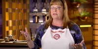 A cozinheira Mary Jayne, participante da 11ª temporada do MasterChef nos Estados Unidos, está processando a produção do programa