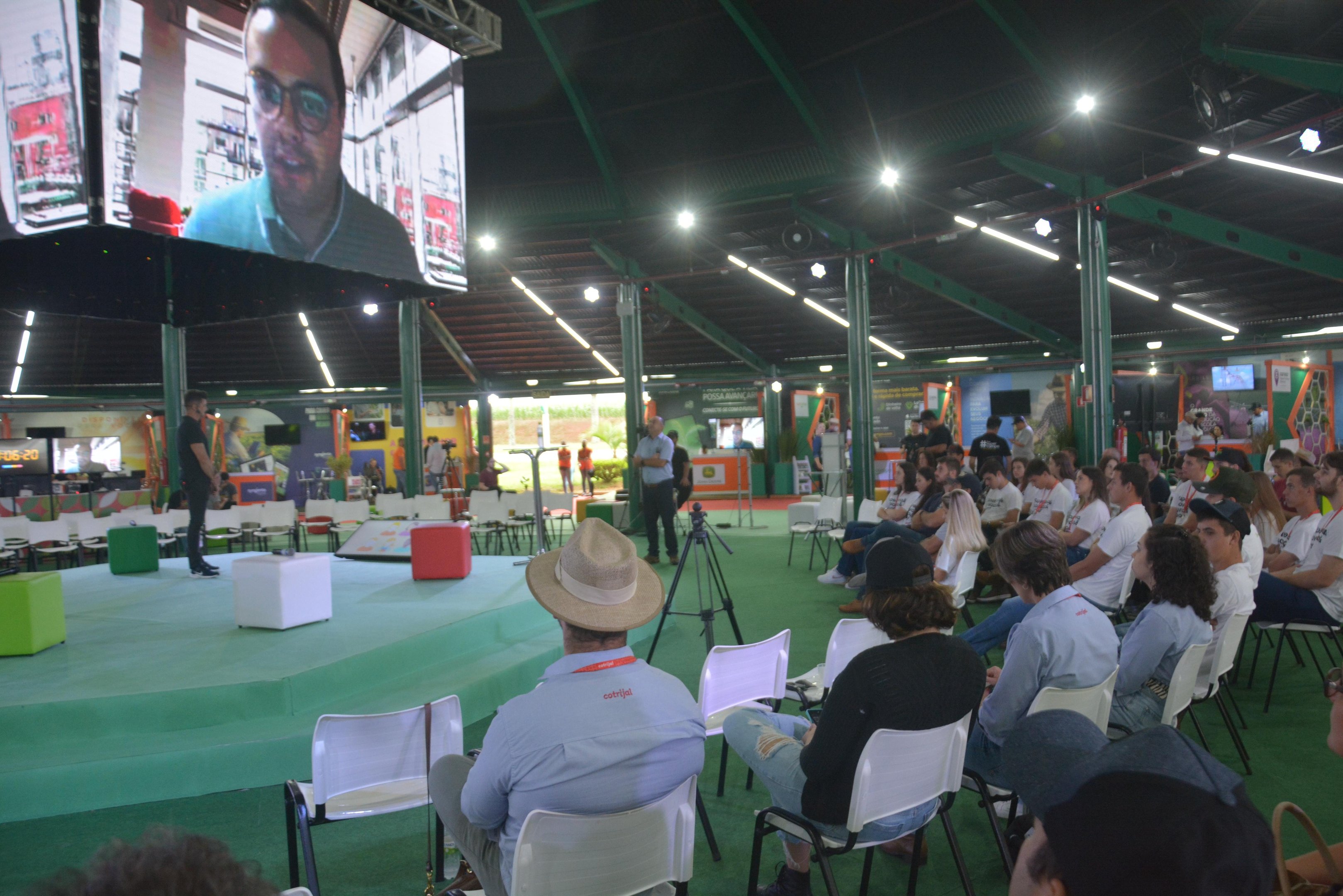 P&uacute;blico do evento s&atilde;o jovens de 15 a 21 anos de idade
