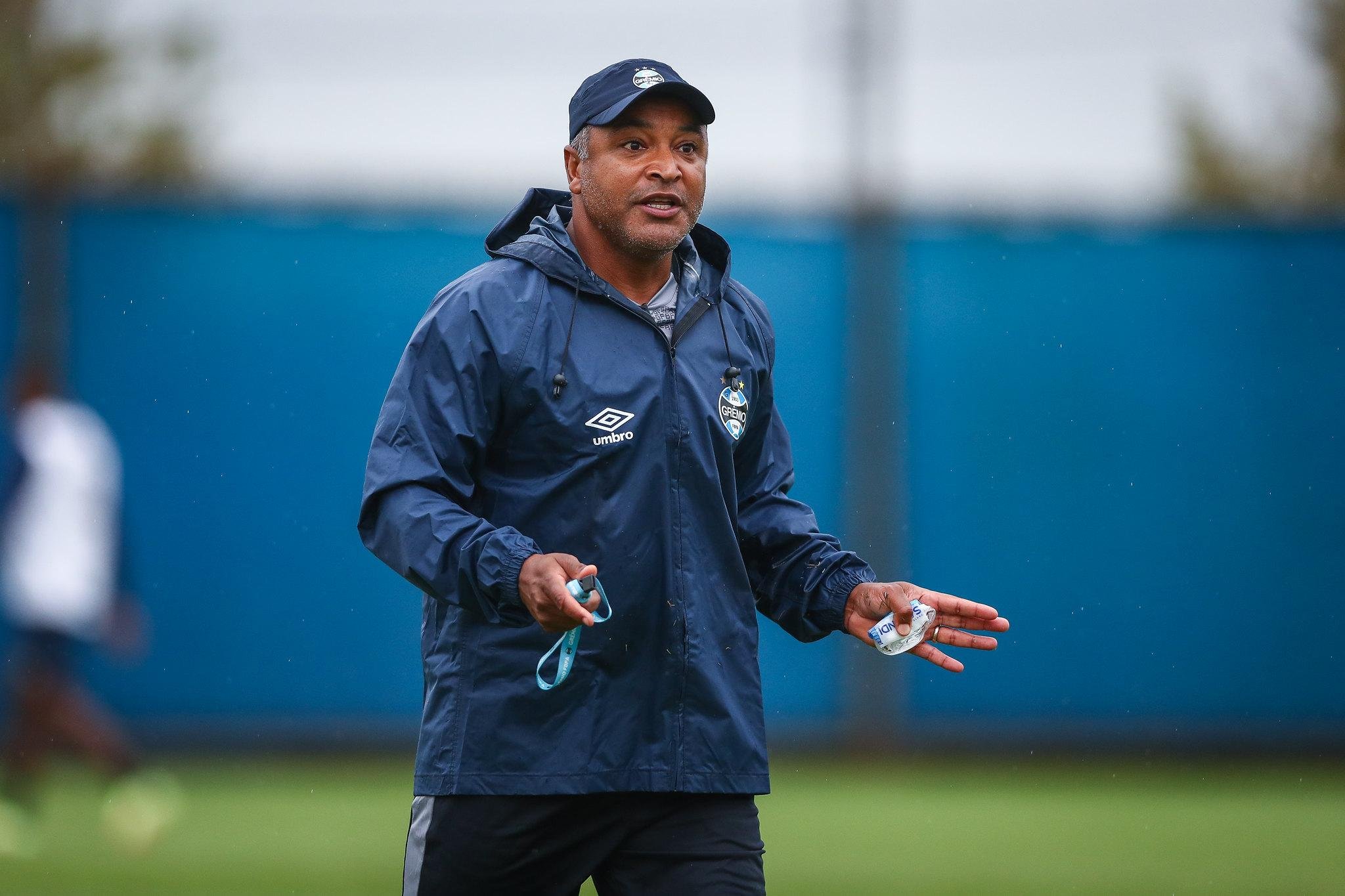 Roger deve promover mudan&ccedil;as no time titular
