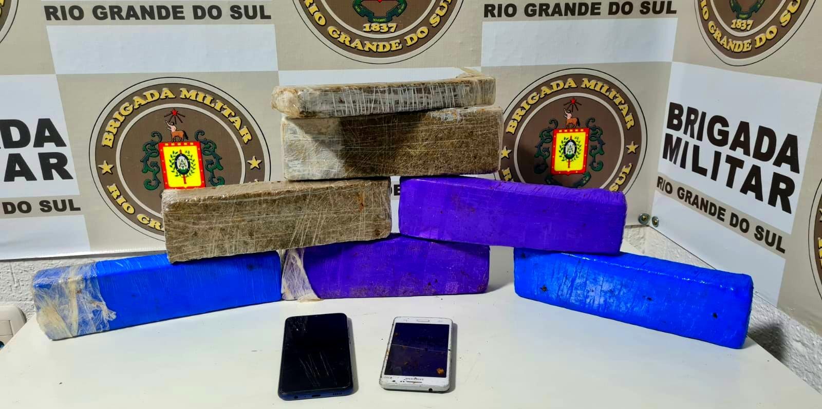 Entre Guapor&eacute; e Serafina Correa, cerca de 4,3 quilos de maconha foram recolhidos