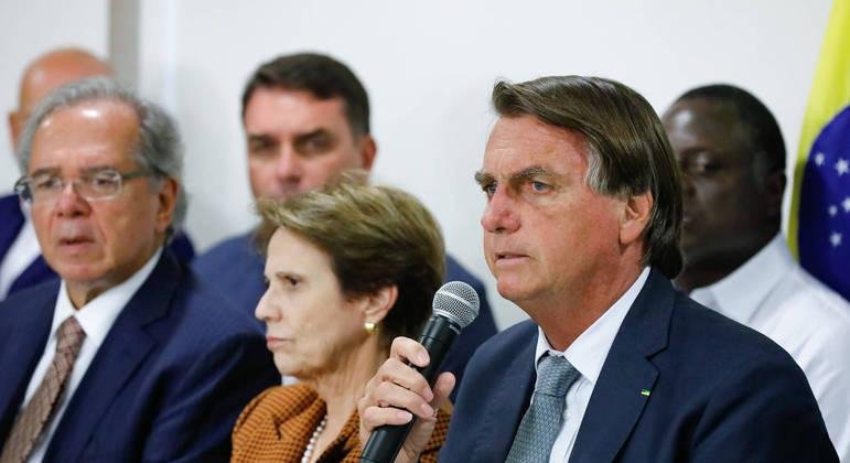Procurador alega que presidente amea&ccedil;a mudar pol&iacute;tica de pre&ccedil;os adotada pela empresa, o que seria ilegal