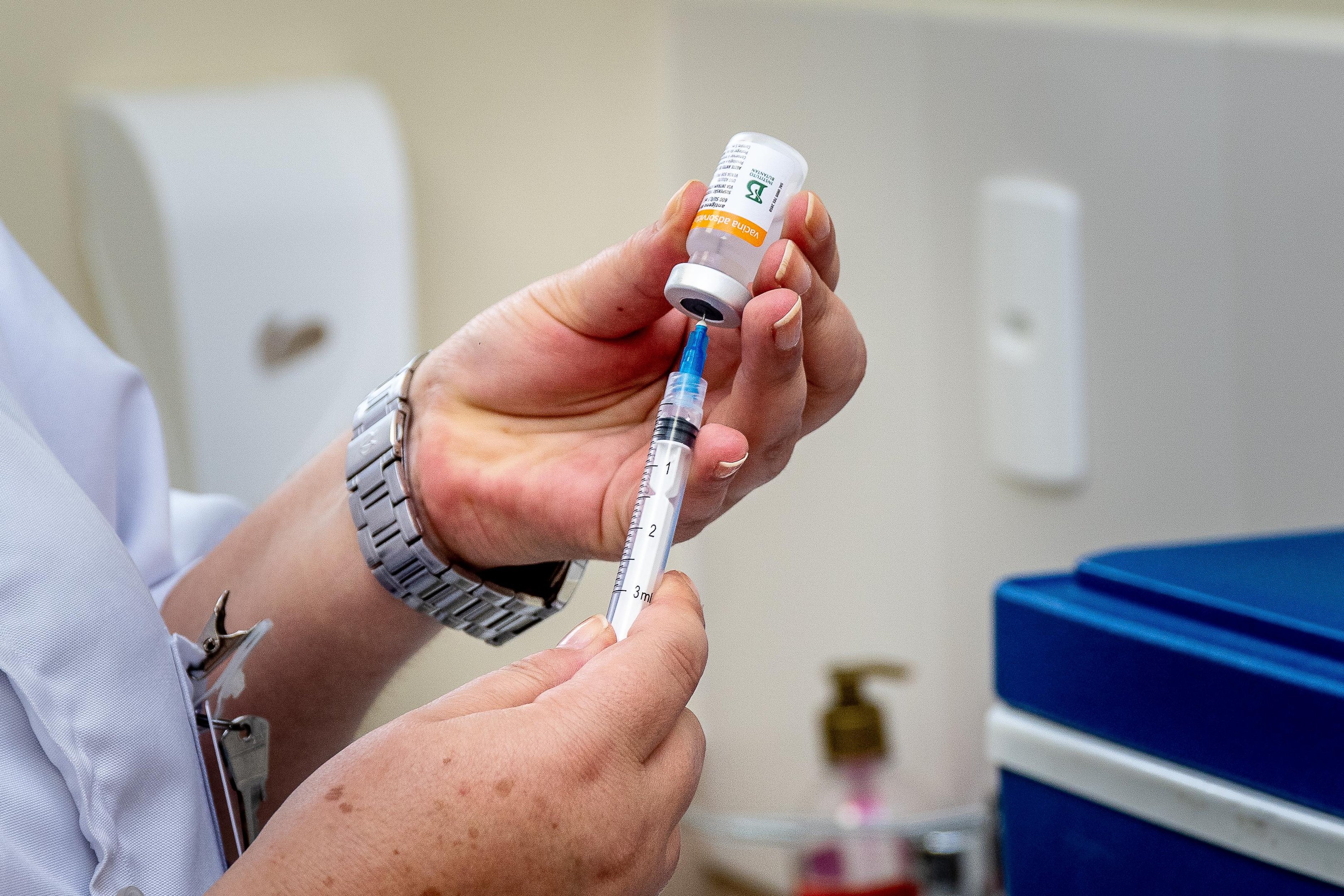 Primeira dose est&aacute; dispon&iacute;vel para crian&ccedil;as de 5 a 11 anos, com ou sem comorbidades, al&eacute;m de quilombolas e de &aacute;reas ind&iacute;genas