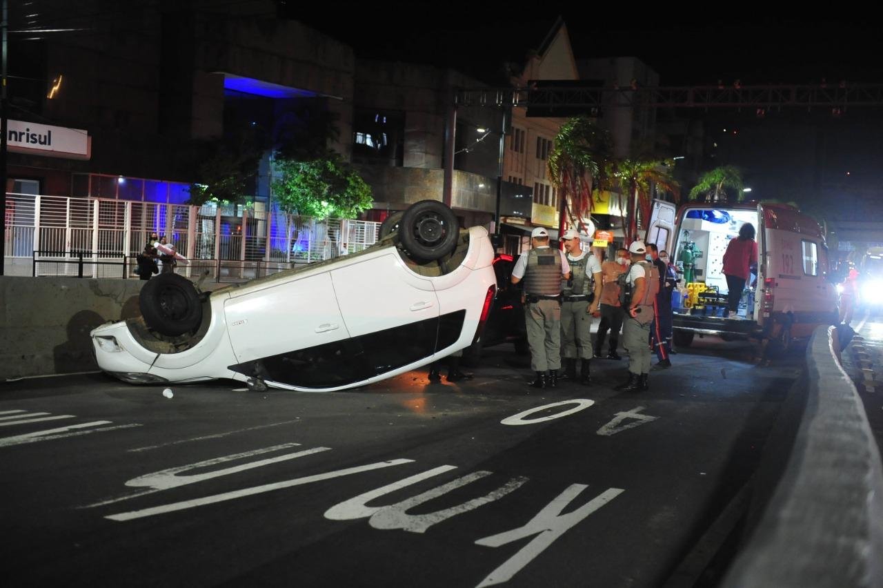 Acidente aconteceu na noite desta quarta-feira