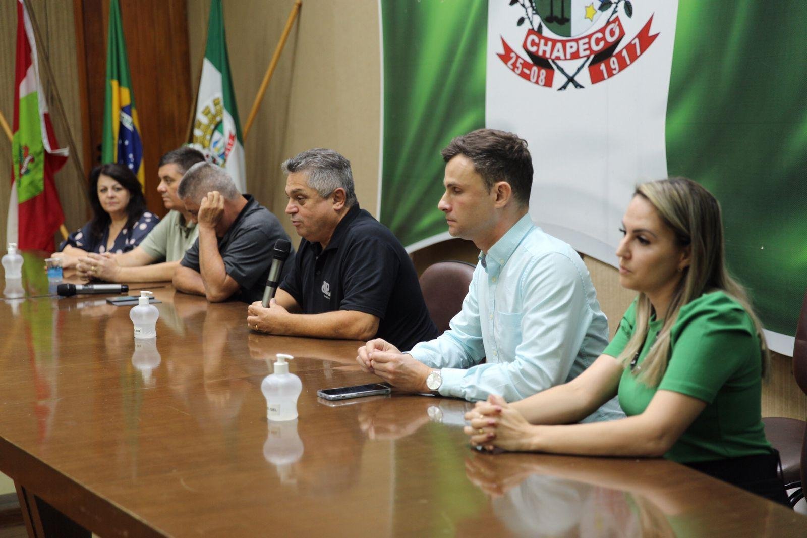 Prefeito Jo&atilde;o Rodrigues conclama a popula&ccedil;&atilde;o para combater o mosquito da Dengue