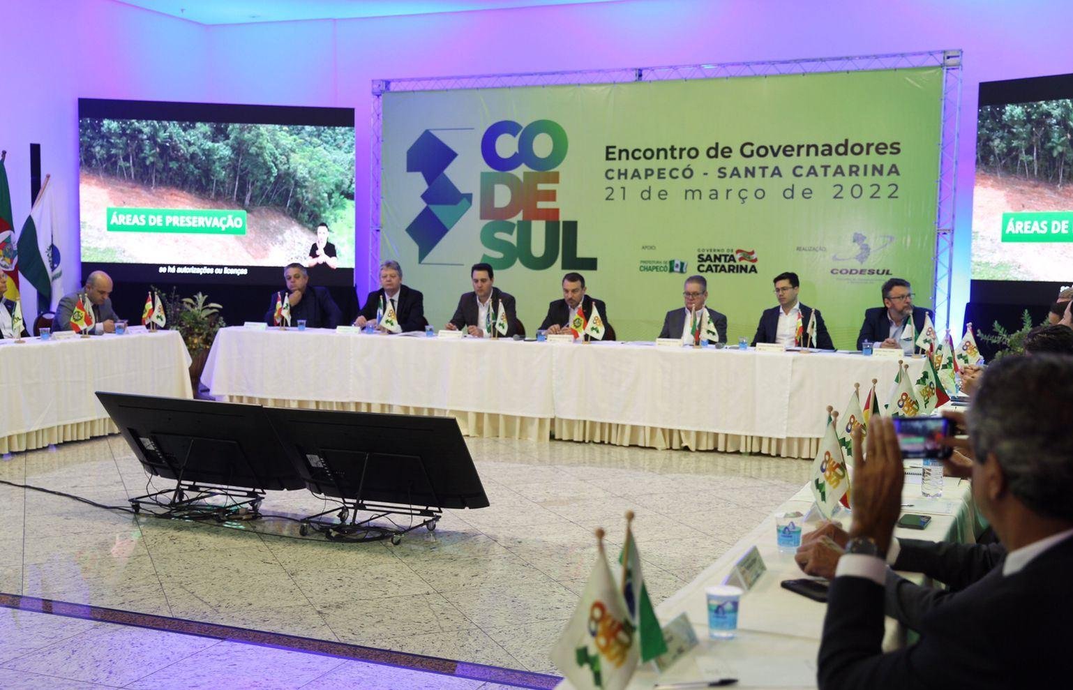O governador de Santa Catarina, Carlos Mois&eacute;s, coordenou o encontro