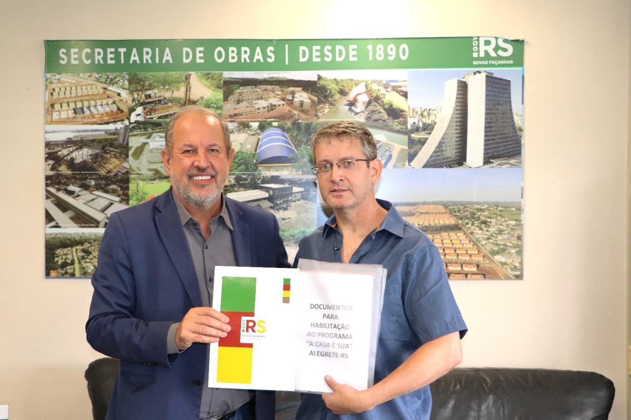O secret&aacute;rio estadual de Obras e Habita&ccedil;&atilde;o, Jos&eacute; St&eacute;dile, recepcionou pessoalmente o secret&aacute;rio Jesse Trindade dos Santos