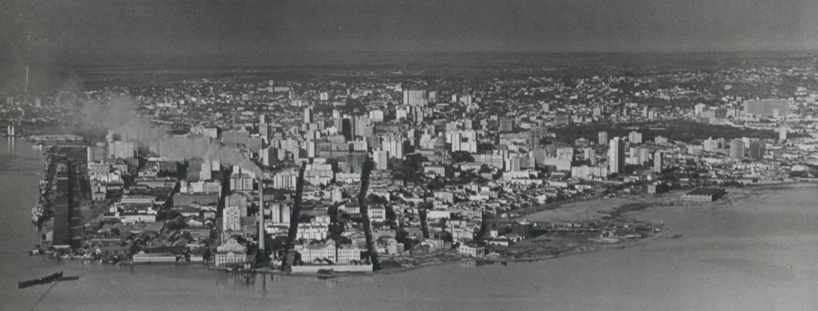 Constru&ccedil;&atilde;o do Est&aacute;dio Beira-Rio, em 1968.