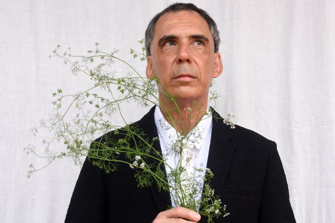 Arnaldo Antunes apresenta &lsquo;Lagrimas no Mar&rdquo;, &agrave;s 21h, no Sal&atilde;o de Atos da PUCRS