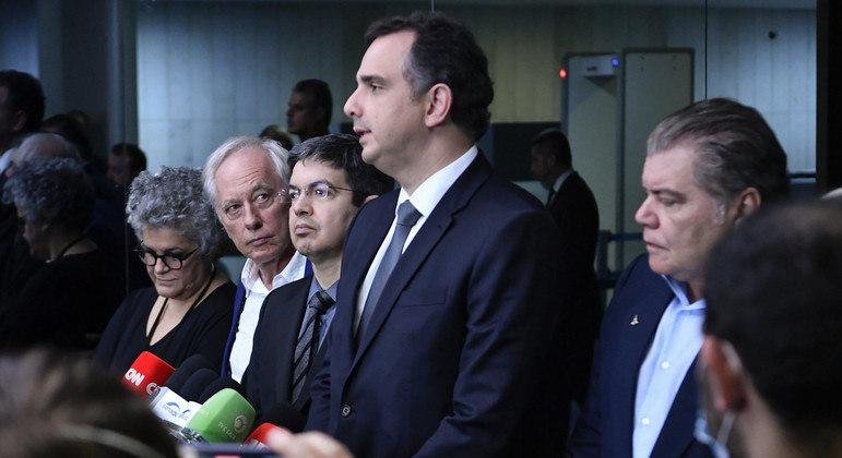 Presidente do Senado, Rodrigo Pacheco, ap&oacute;s reuni&atilde;o com ex-ministros do Meio Ambiente