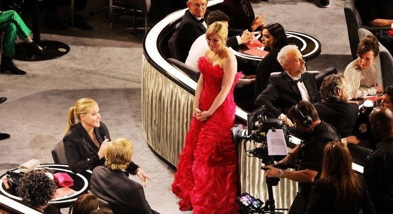 Amy Schumer rebate cr&iacute;ticas sobre piada com Kirsten Dunst