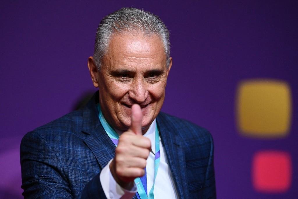 Tite estava presente no sorteio em Doha, no Catar
