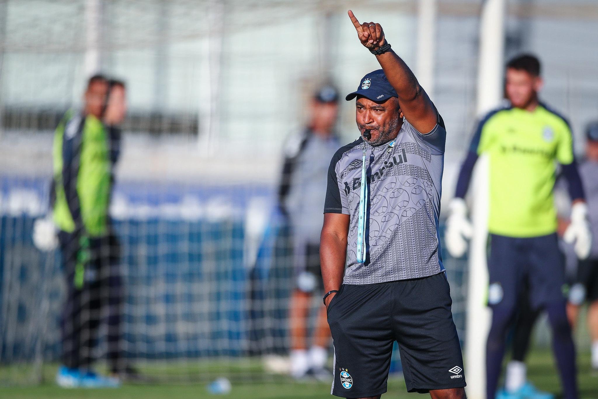 Roger Machado pode conquistar o primeiro t&iacute;tulo como t&eacute;cnico do Gr&ecirc;mio